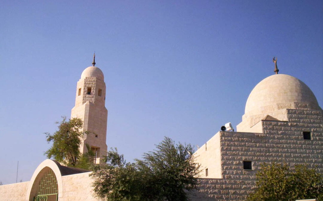 GRAVE OF DHIRAR BIN AL AZWAR RA