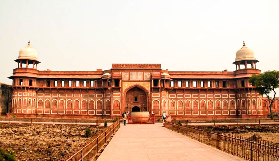 AGRA FORT