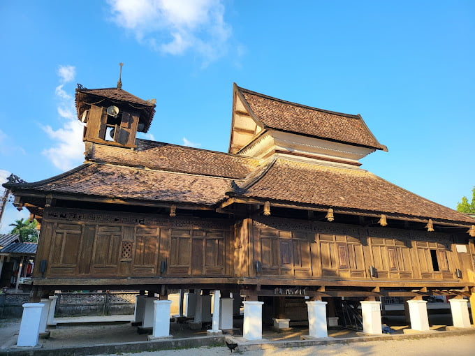 300 Years Mosque (Wadil-Husen Mosque)